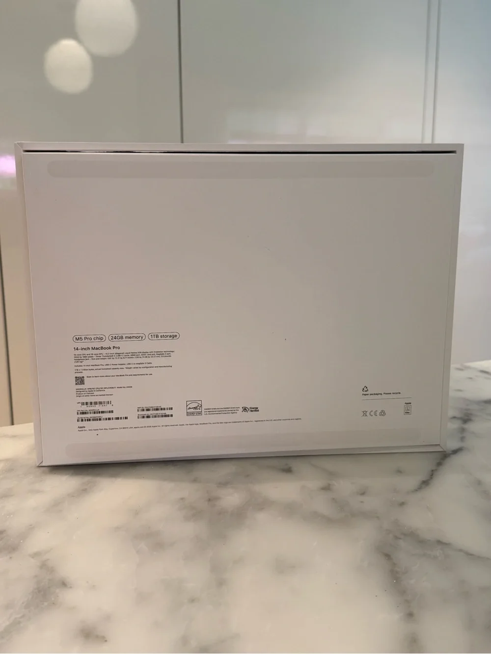 MacBook Pro Box 14 inch